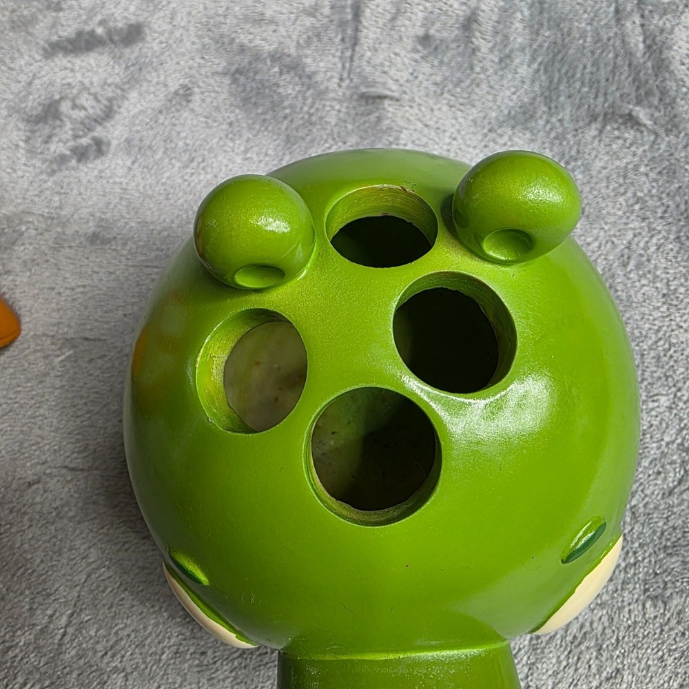 Angry Birds Green Pig/Red Bird Ceramic Bathroom Toothbrush Holder/Soap - Picture 5 of 5